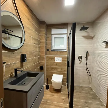 Mariva - 23 * マカルスカ